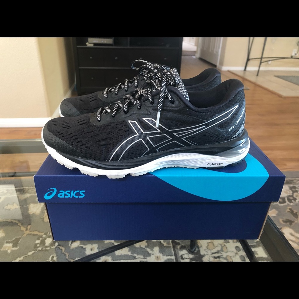 ASICS Womens Gel Cumulus 20 Gently Preowned 9